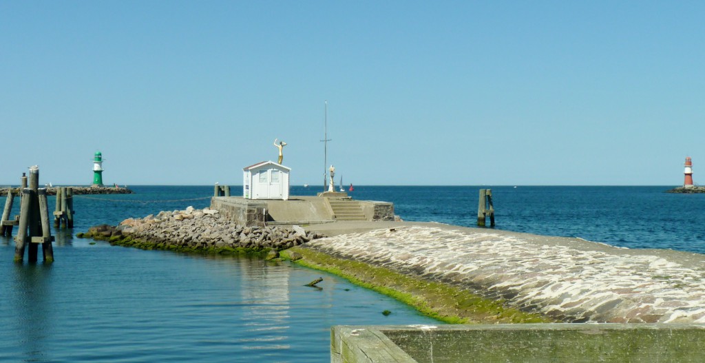 warnemünde hfeneinfahrt